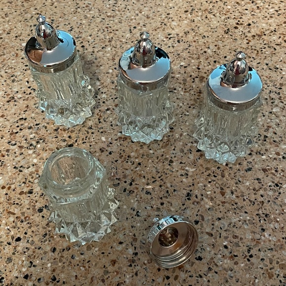 Indiana Glass Diamond Point clear crystal salt and pepper shakers - Picture 3 of 4